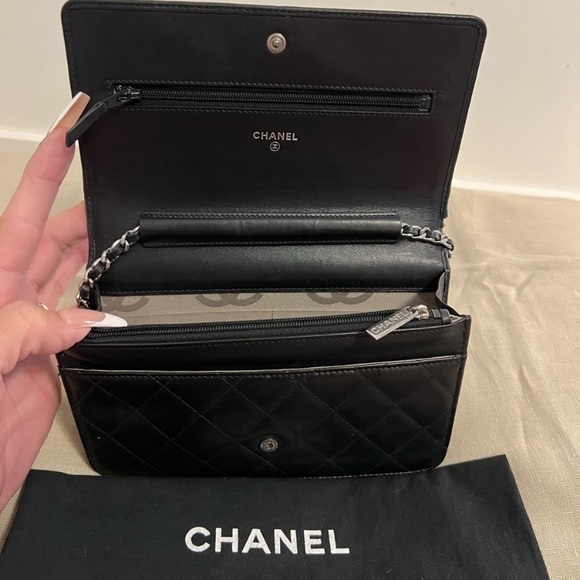 /traded/💯 Chanel CC Cambon WOC - Picture 4 of 16